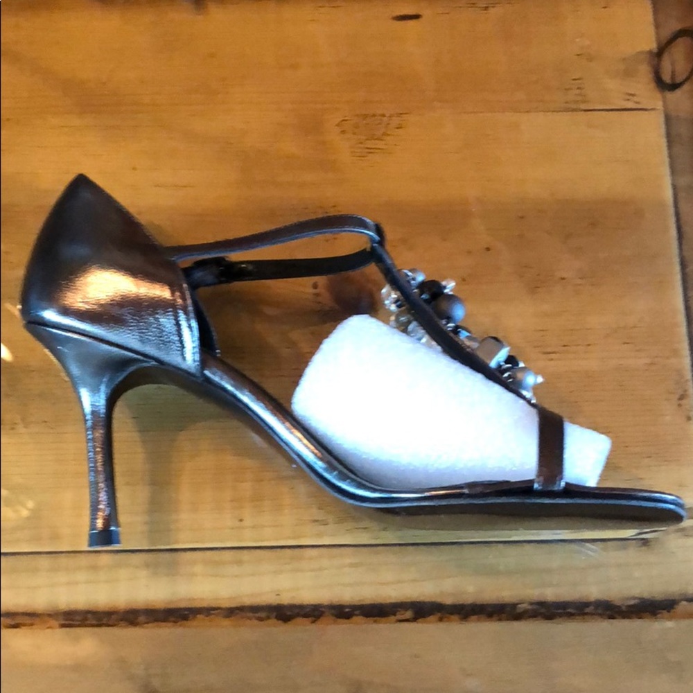 Will’s Fancy Metallic T-Strap Heel - Picture 2 of 7